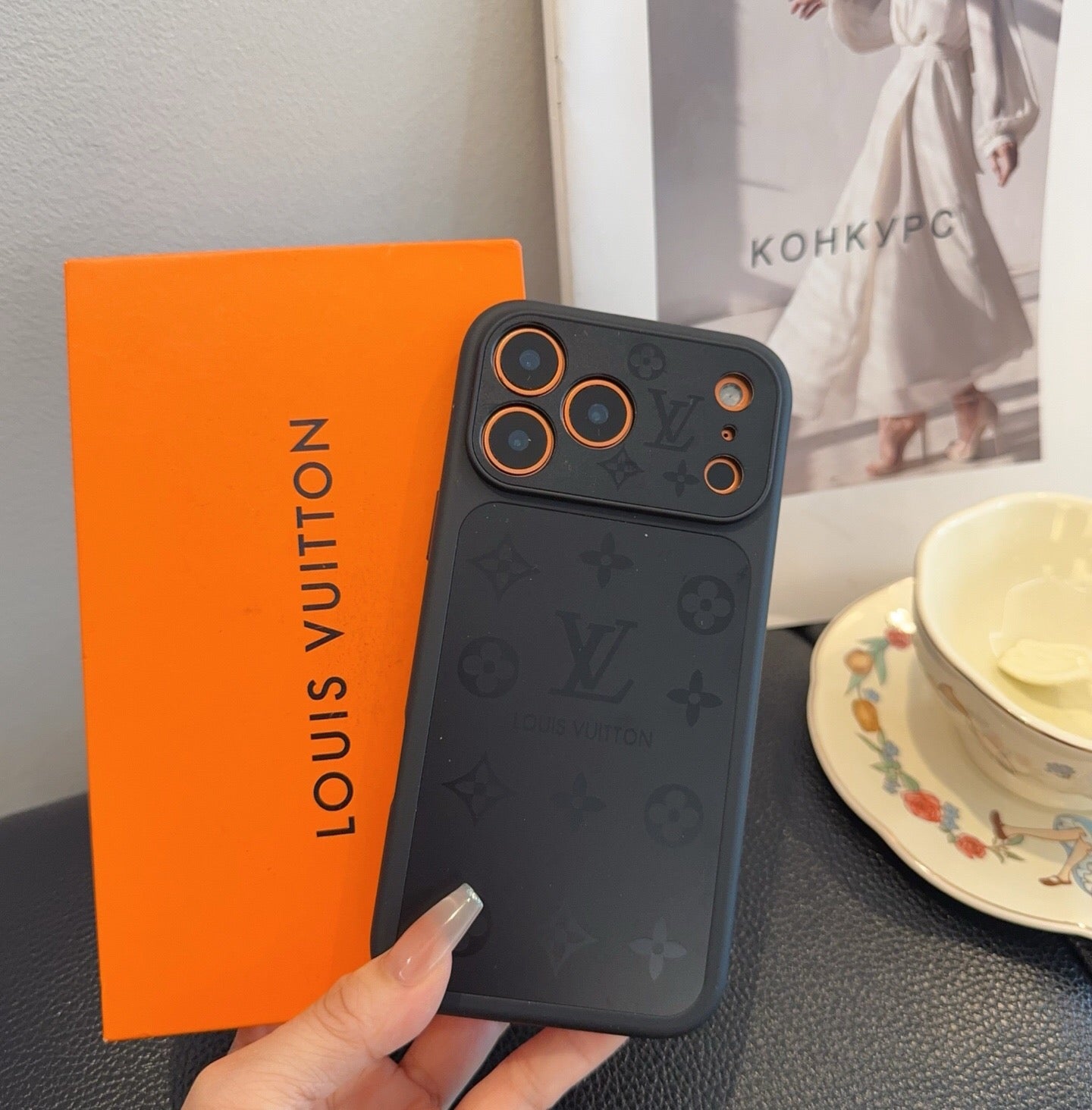 LV iPhone Case 425030