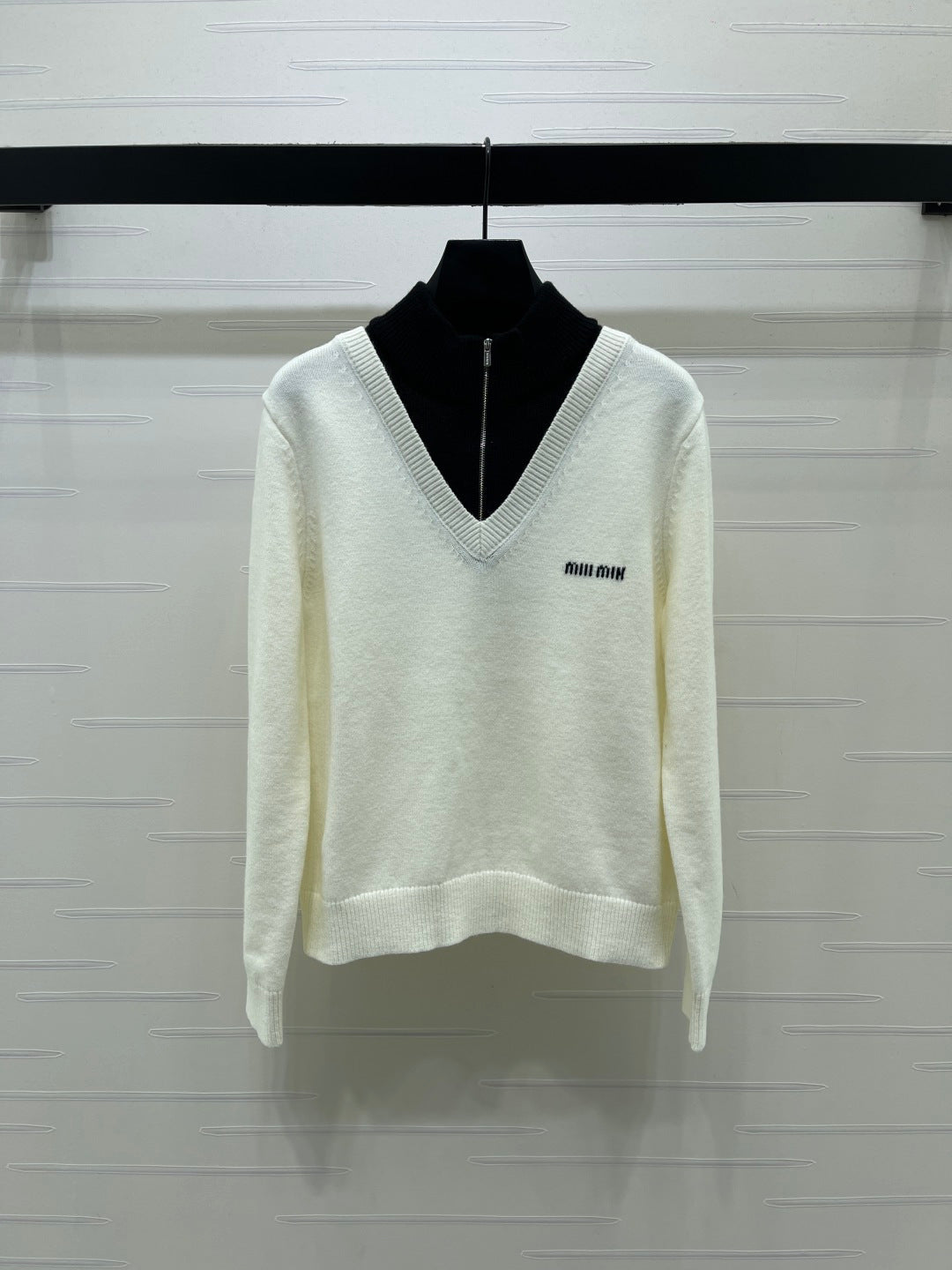 Miu 26s Color-Blocked Faux Two-Piece Turtleneck Long-Sleeved Top Wool 423860