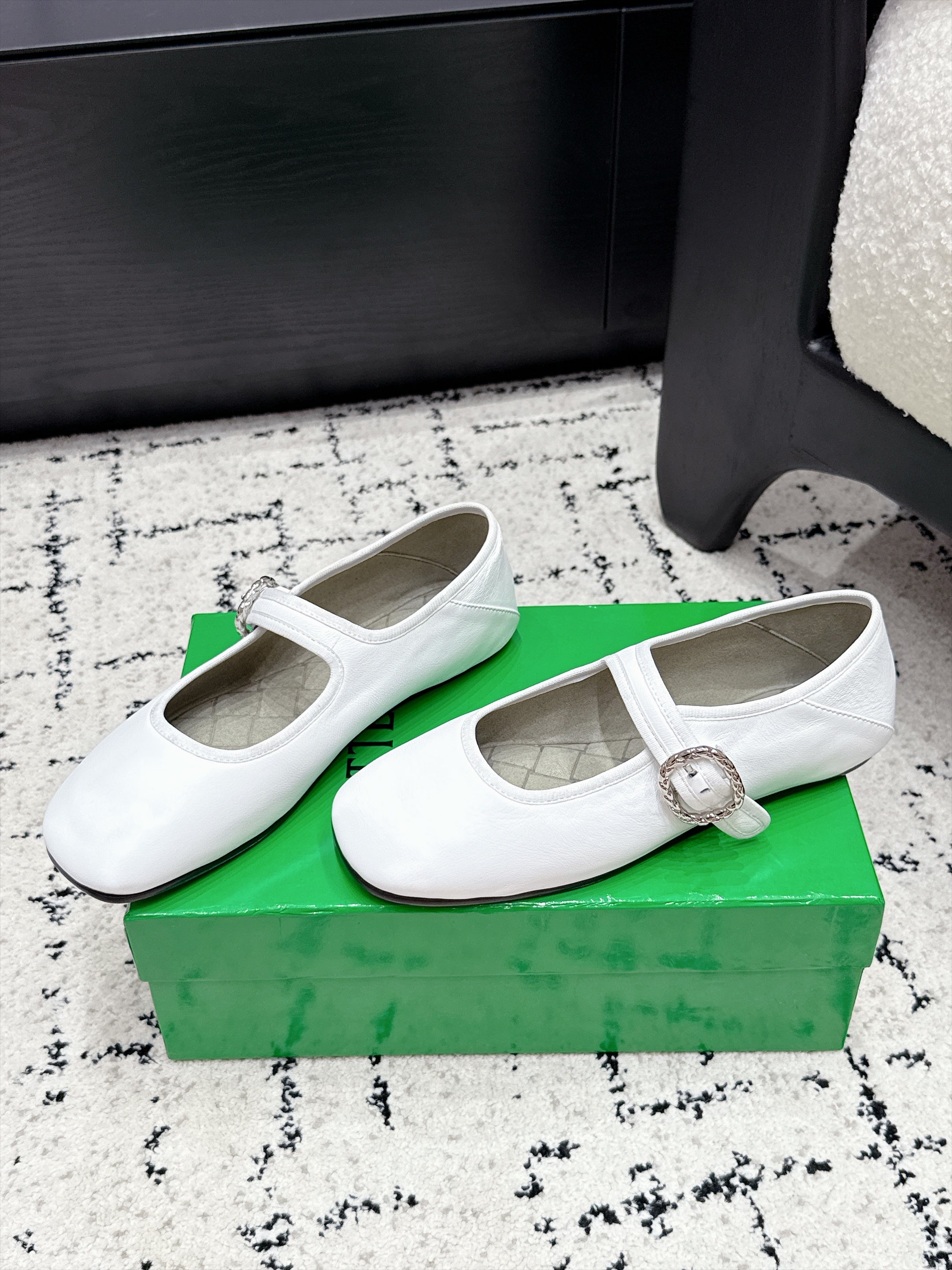 BV 26W Mary Jane Flats Square Toe Buckle Strap Leather 139792