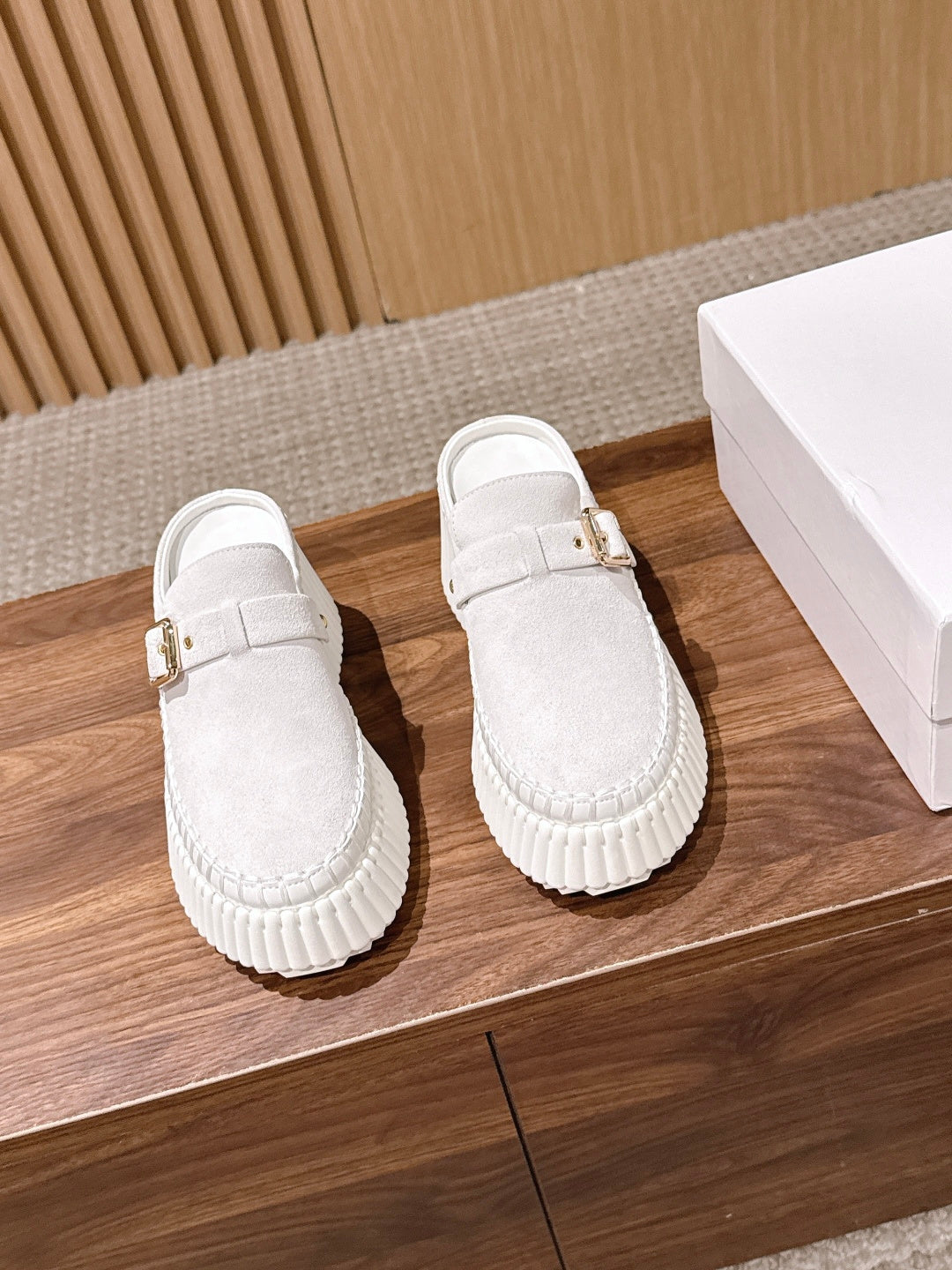 CHLOE New Platform Slip-on Sneakers Mule Style Cowhide 995274