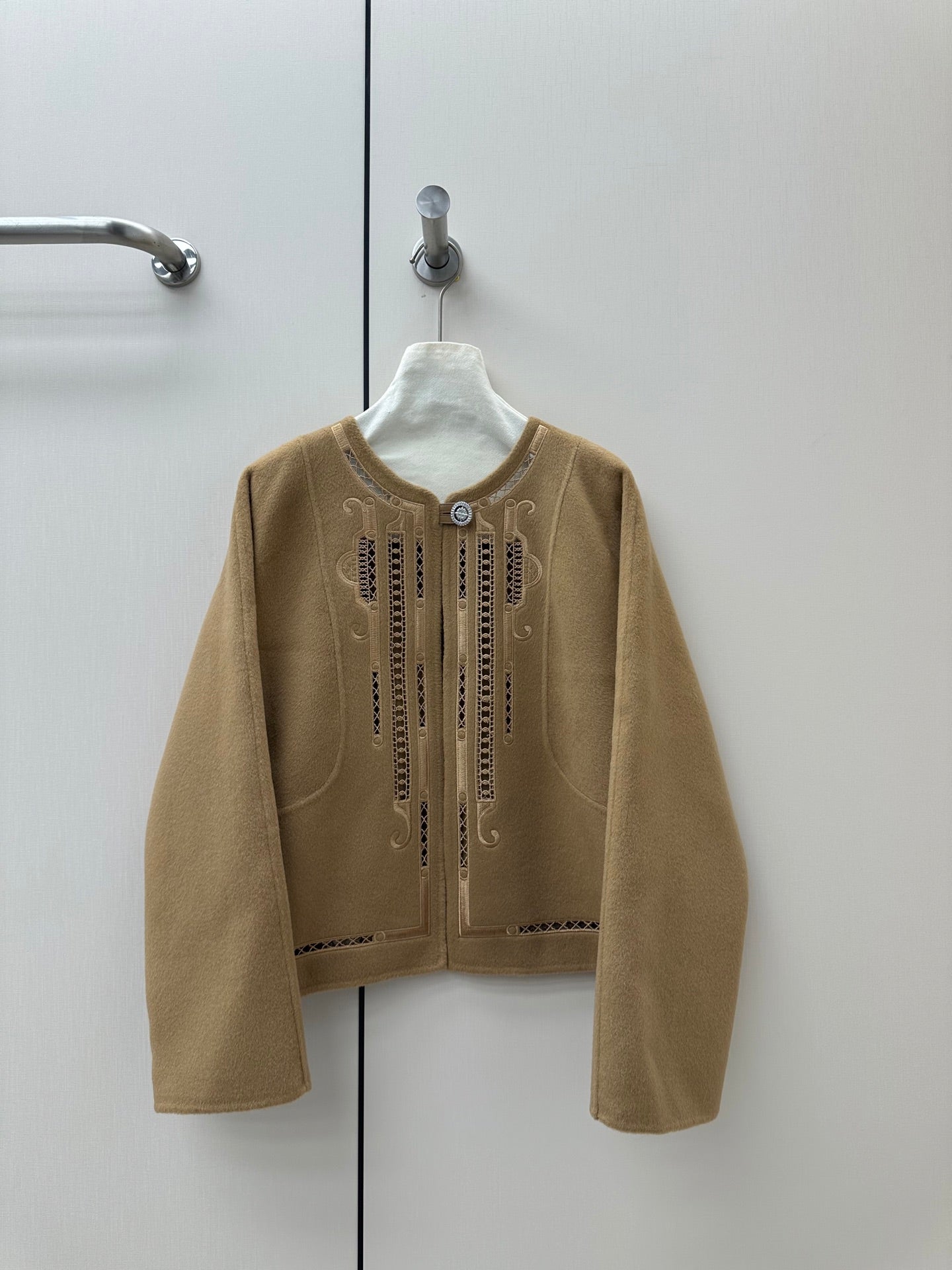 HM 26K Embroidered Jacket L'Enseigne du Sellier Wool Cashmere 435166