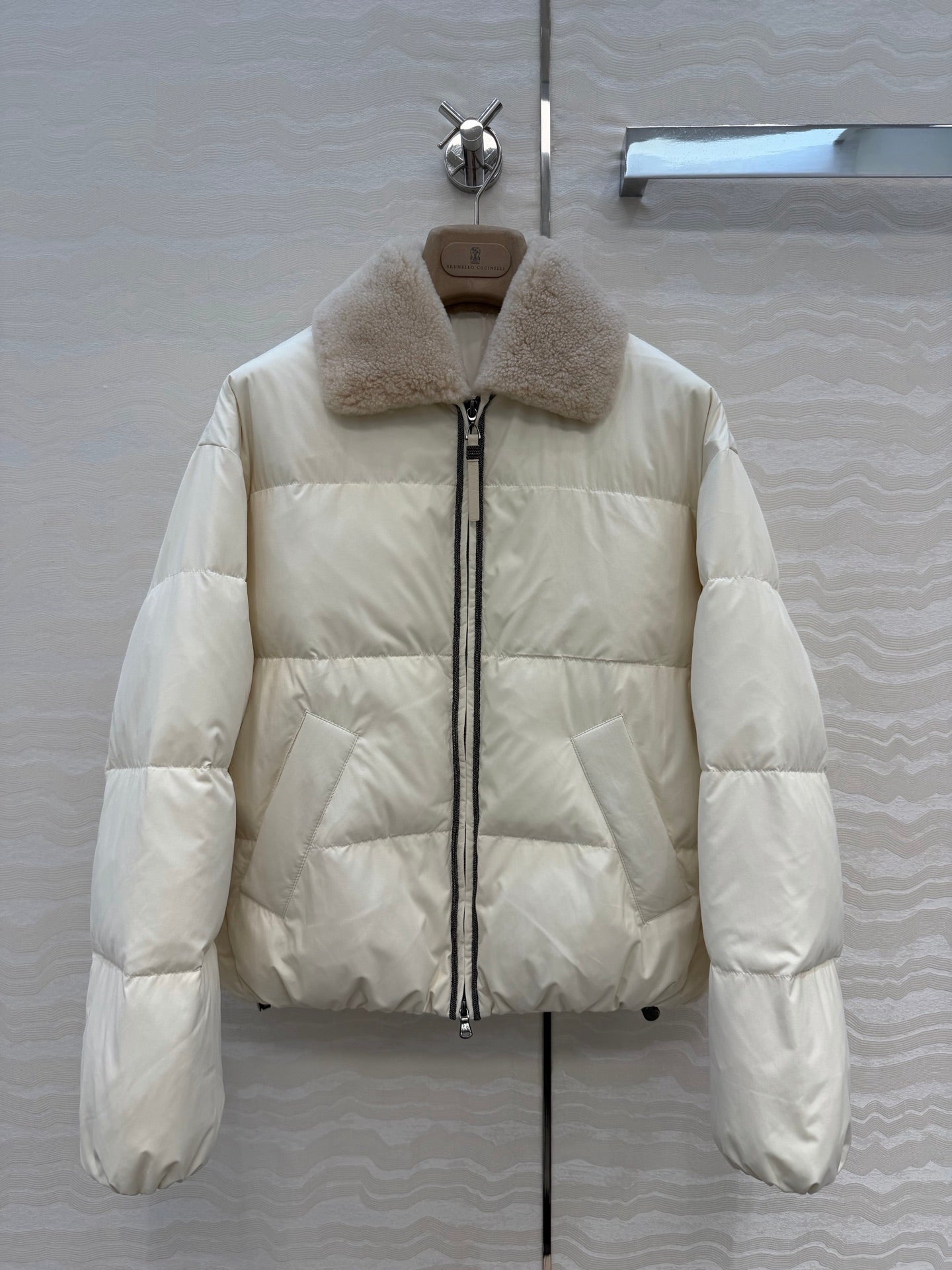 BC 26FW Shearling-Collar Chain-Detail Down Jacket Polyester 440958