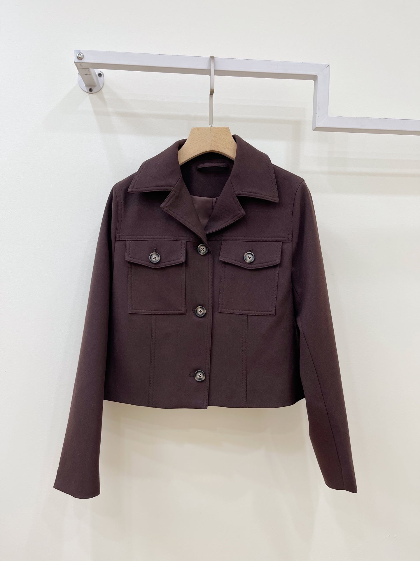 LW 26FW Cropped Notched-Collar Jacket Double Chest Pockets Logo Buttons Polyester 443242