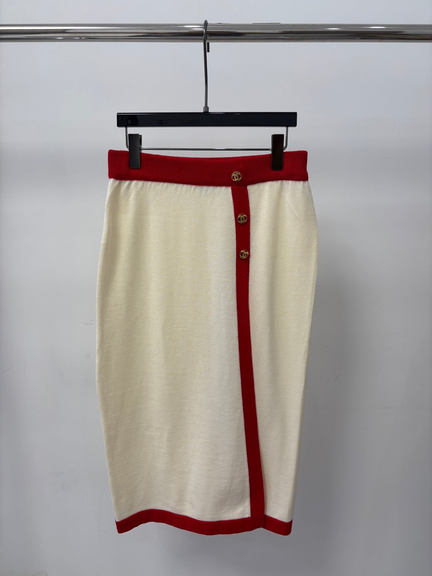 CC 26S Knit Midi Skirt Elastic Waist Double-C Logo Metal Buttons Side Slit 448084