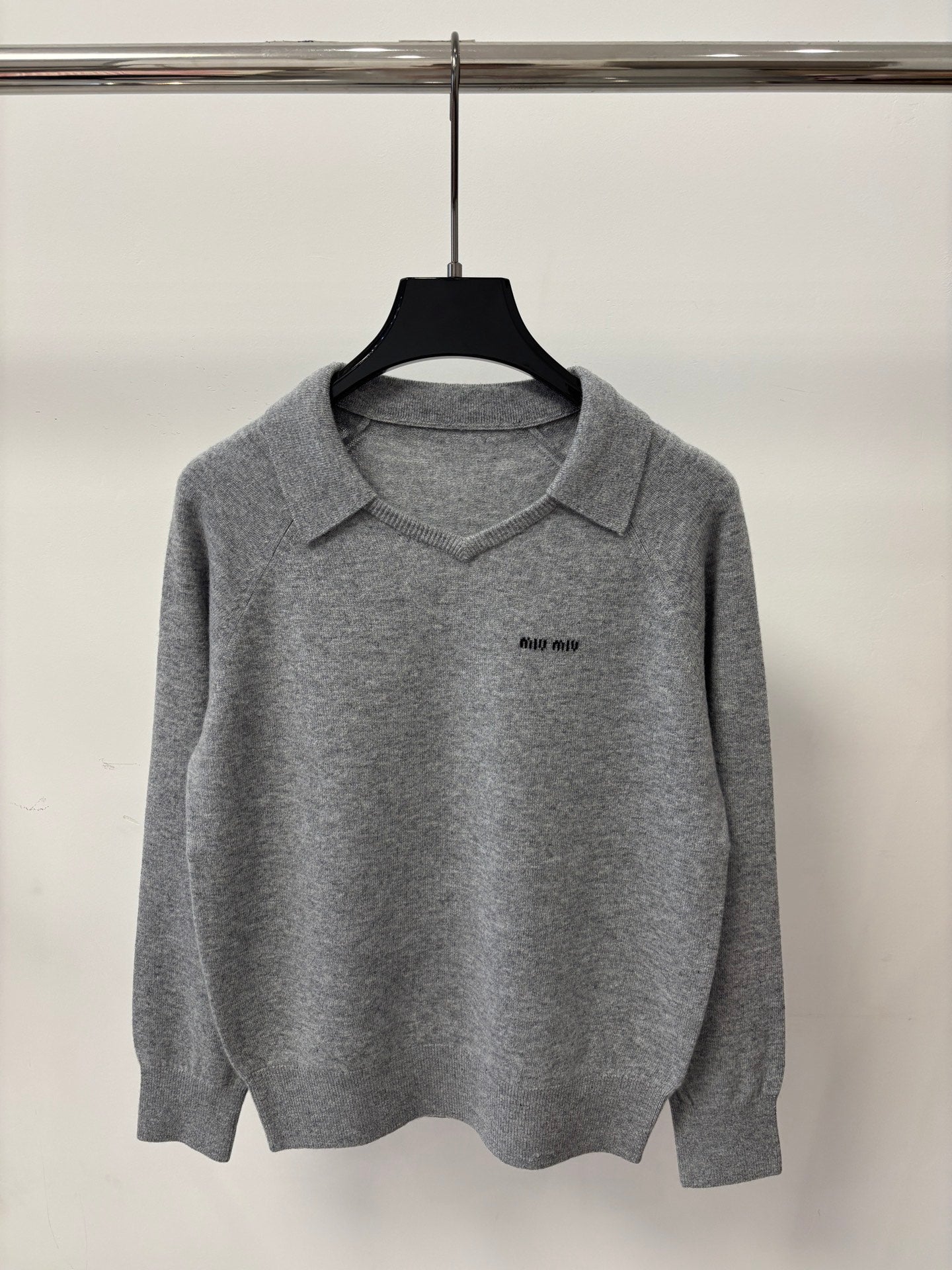 Miu 26S Polo Collar Knit Top Contrast Letter Logo Embroidery Jacquard Wool Blend 448078