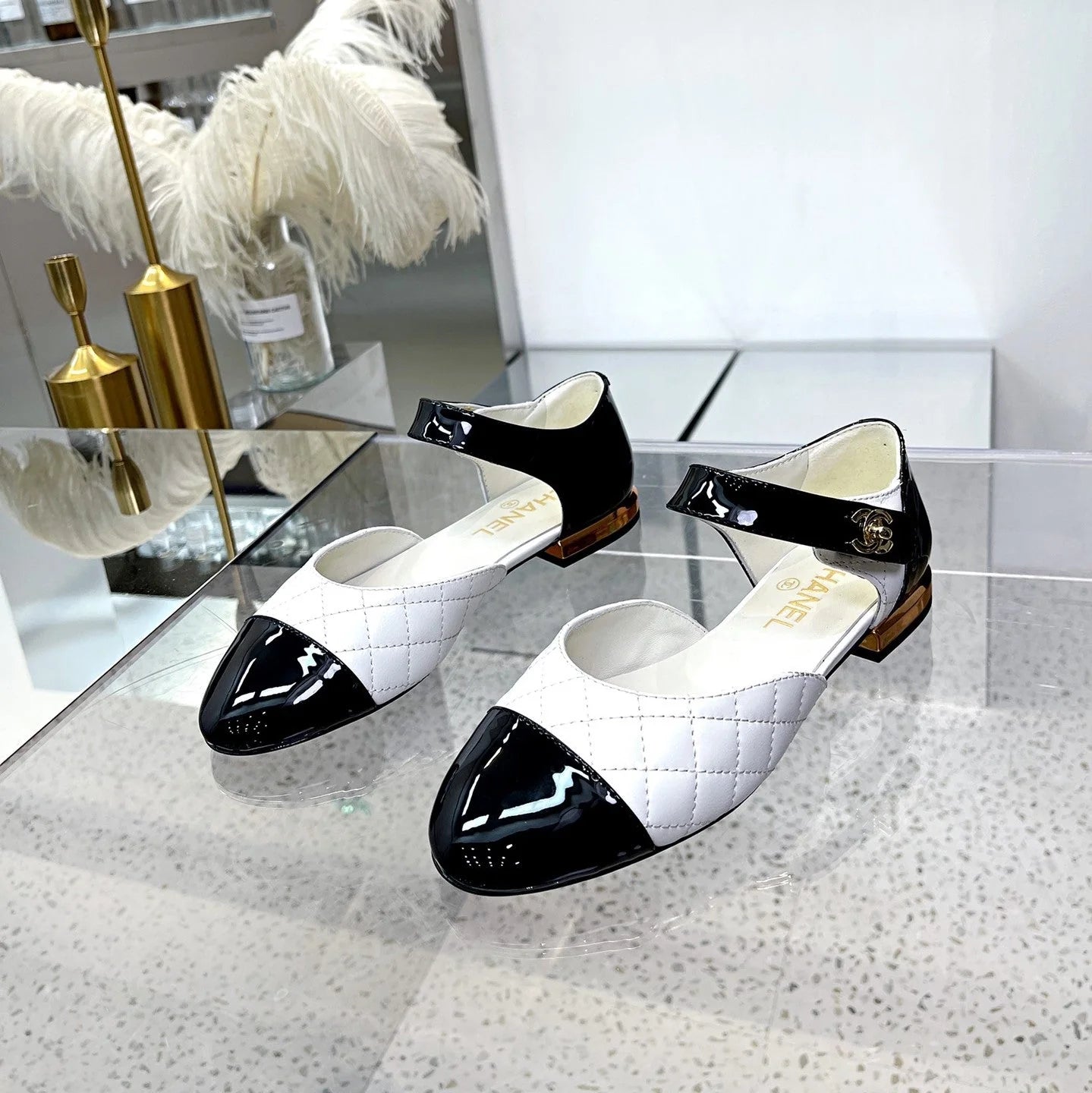 CC 26S Mary Jane Flats Shoes Quilted Patent Leather 147298