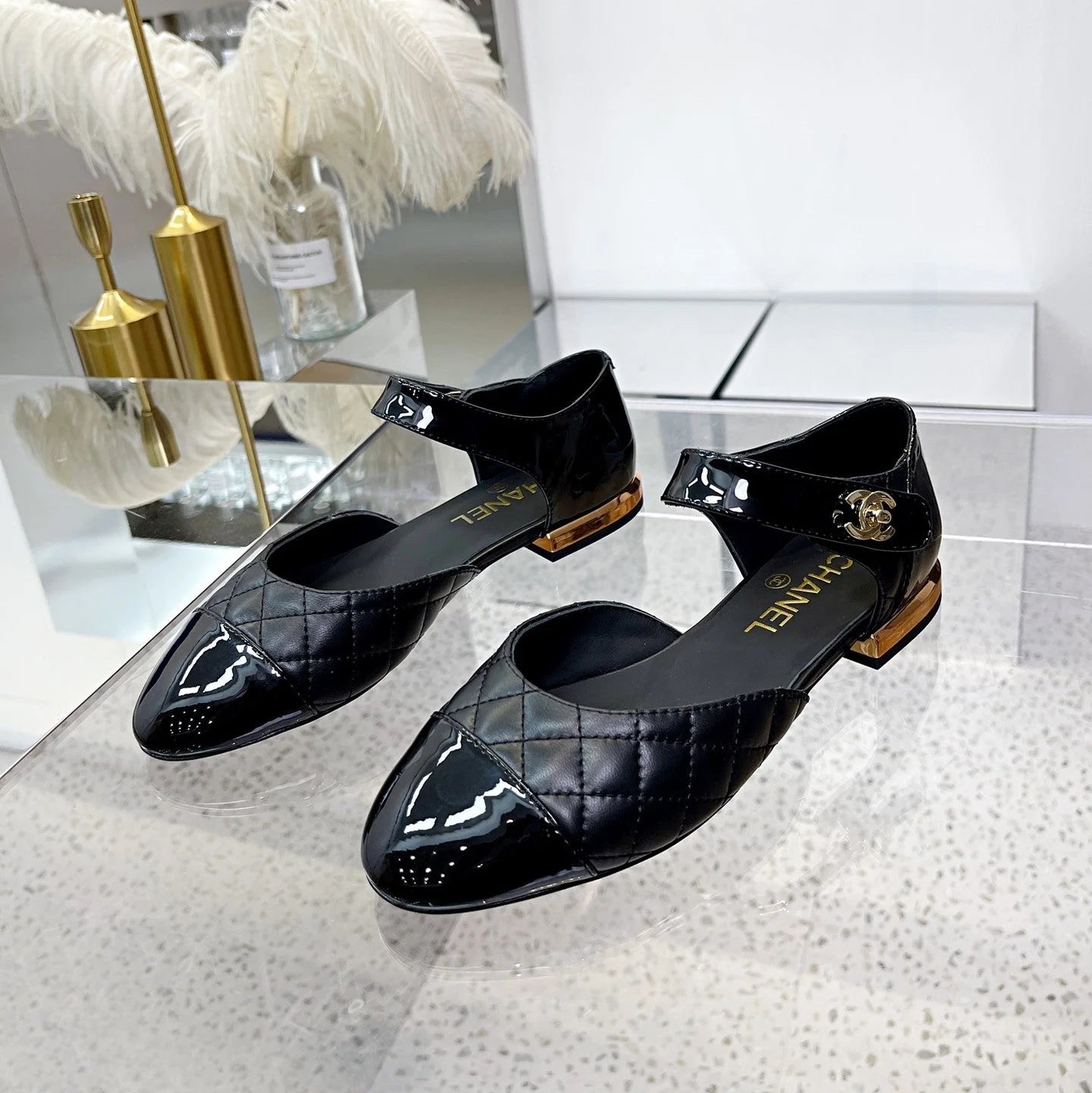 CC 26S Mary Jane Flats Shoes Quilted Patent Leather 147298