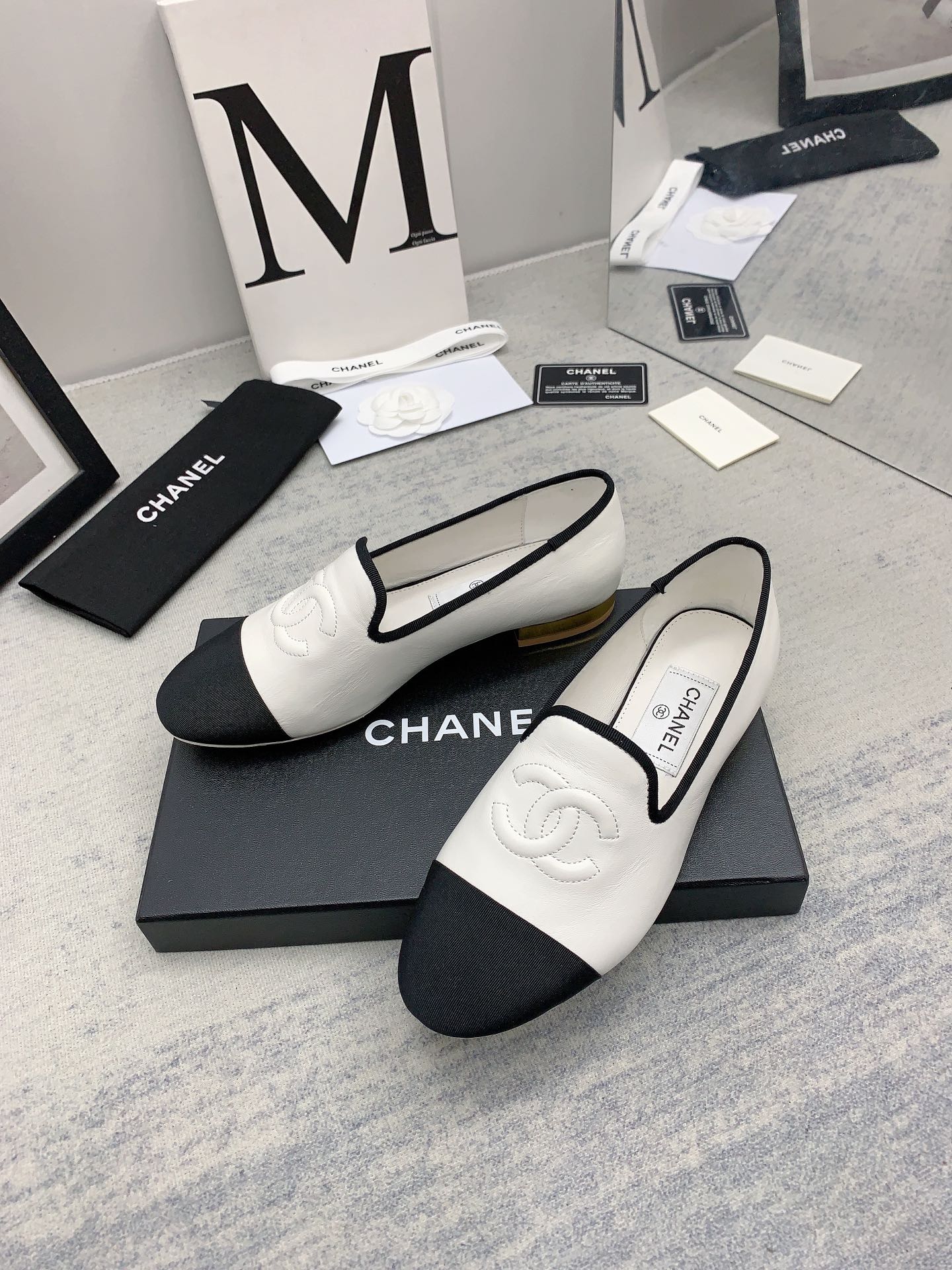 CC 26FW Double C Loafers Lambskin 159943