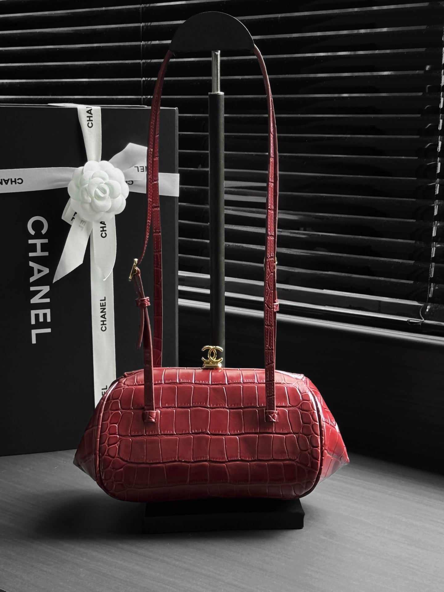 CC 26S Clutch with Leather Strap 28cm Crocodile-Embossed Calfskin