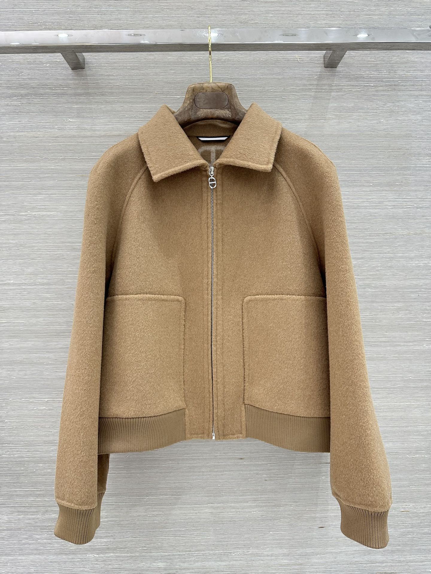 HM 26S Zip-Up Jacket Point Collar Patch Pockets Cashmere 427328