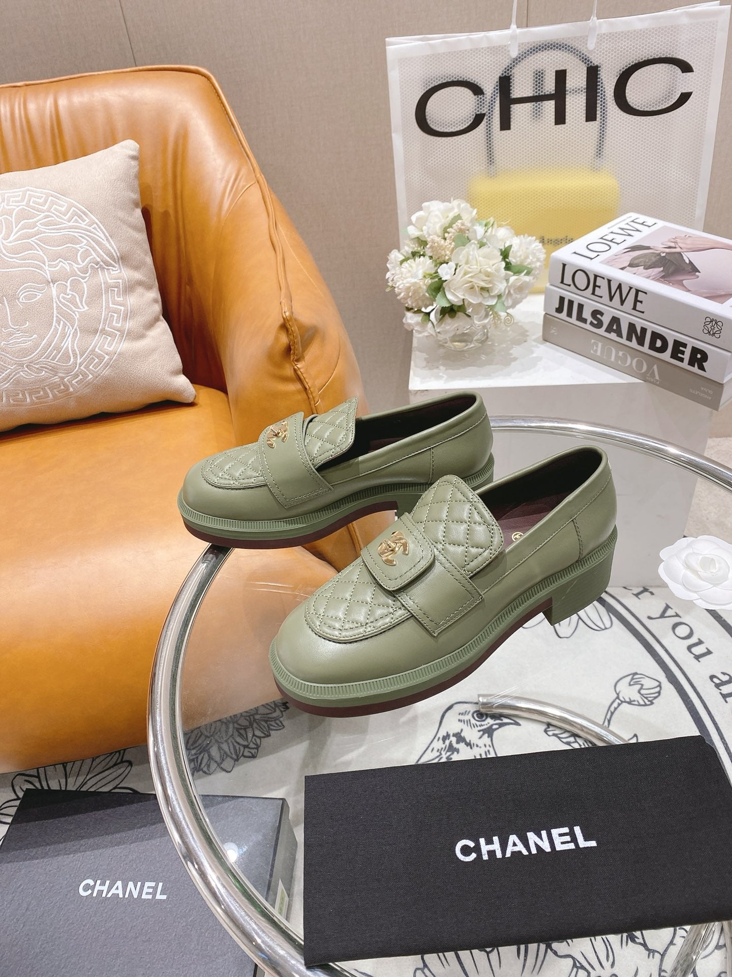 CC 2026 Quilted CC Turnlock Loafers Lambskin 162104
