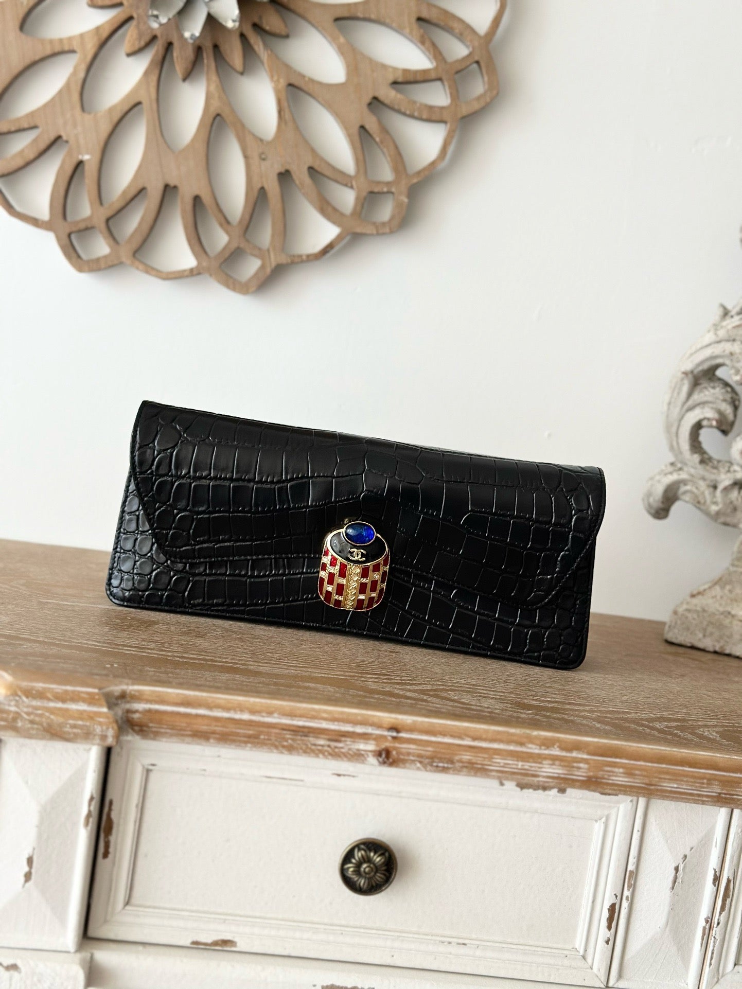 CC 19A Scarab Clasp Clutch Crocodile 30cm Embossed Cowhide