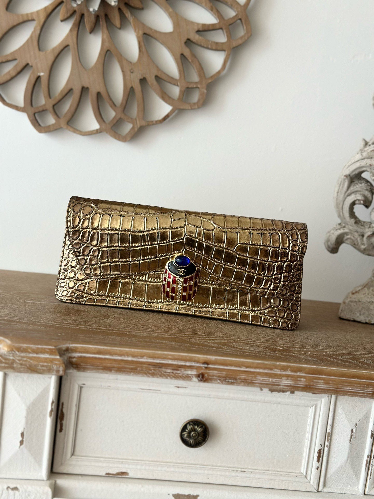 CC 19A Scarab Clasp Clutch Crocodile 30cm Embossed Cowhide