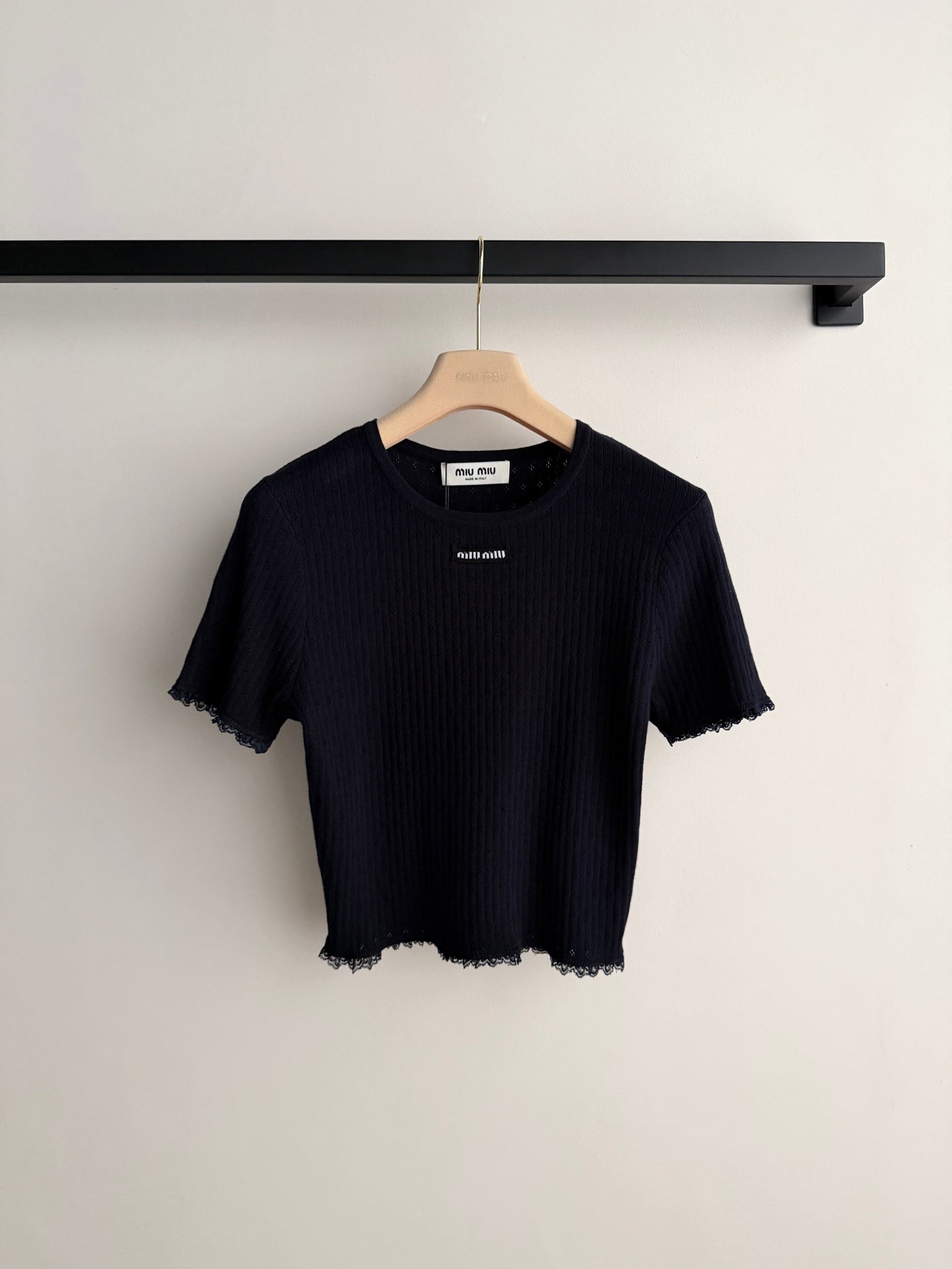 Miu Miu 26SS Lace-Trimmed Round Neck Short-Sleeve Top in Cotton