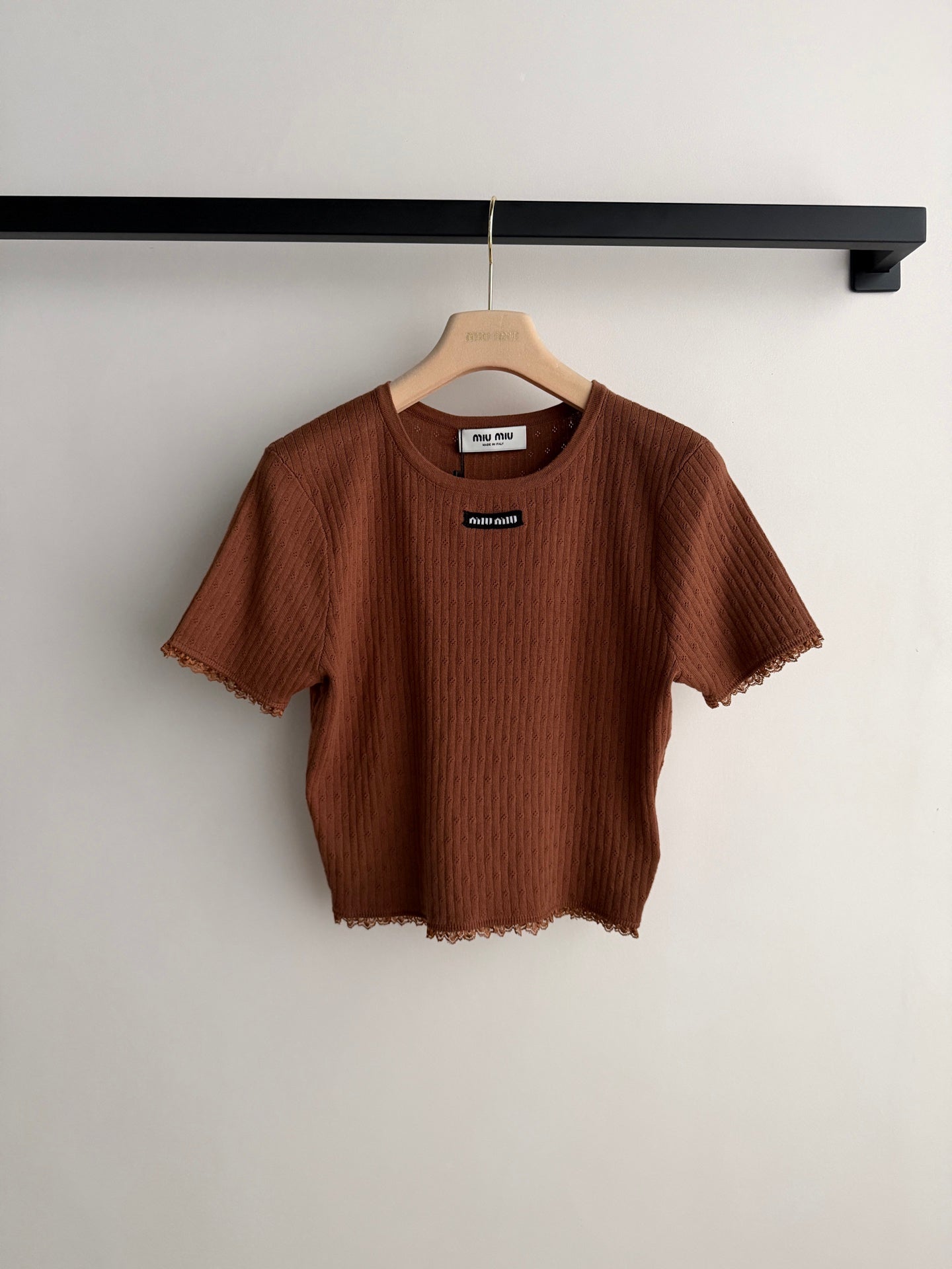 Miu Miu 26SS Lace-Trimmed Round Neck Short-Sleeve Top in Cotton