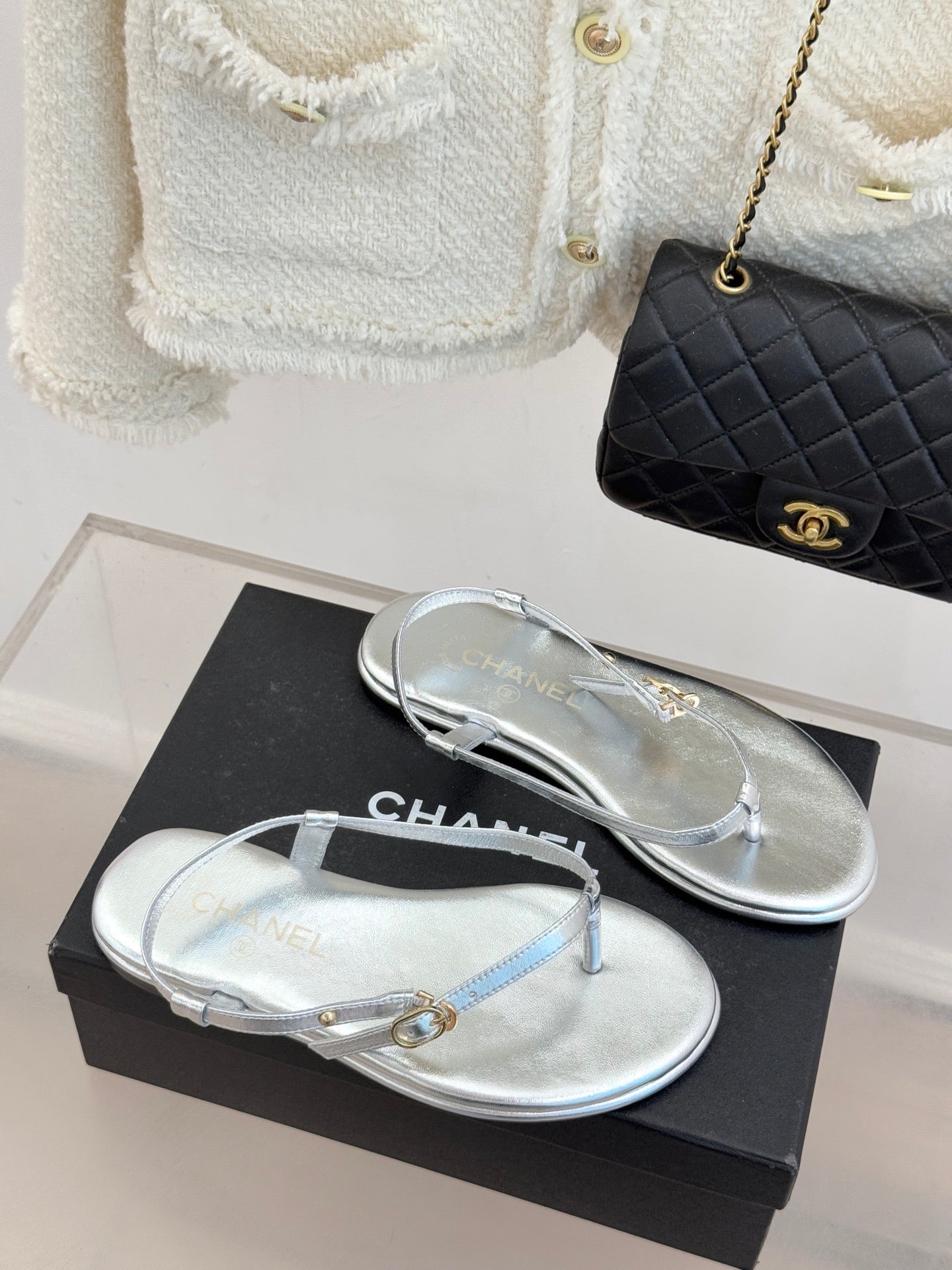 CC New Minimalist Flip-Flop Flat Sandals Calfskin 841972