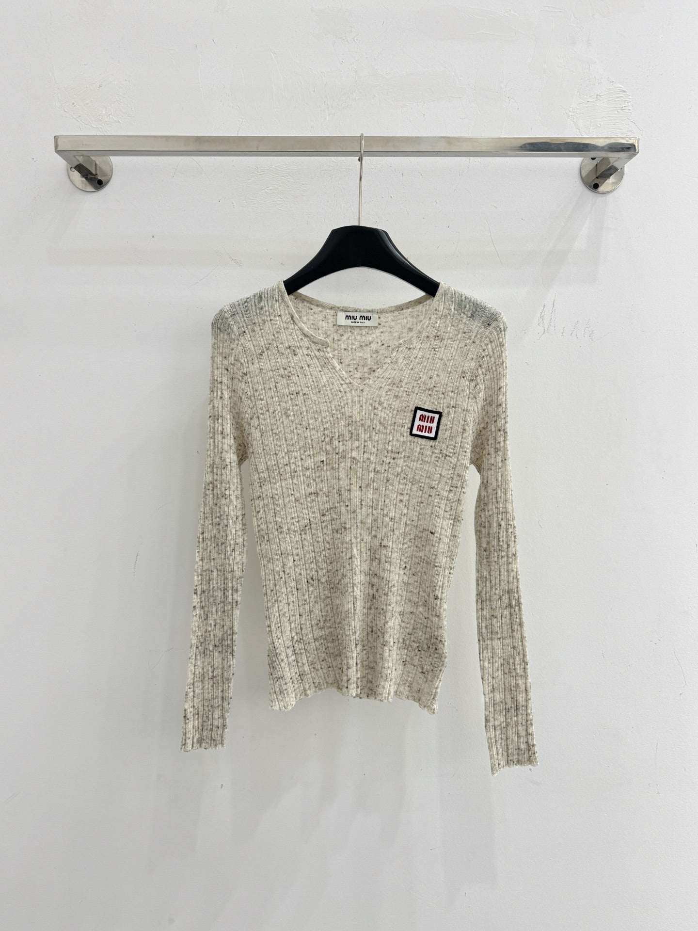 Miu Logo Patch V-Neck Sweater Wool 791168