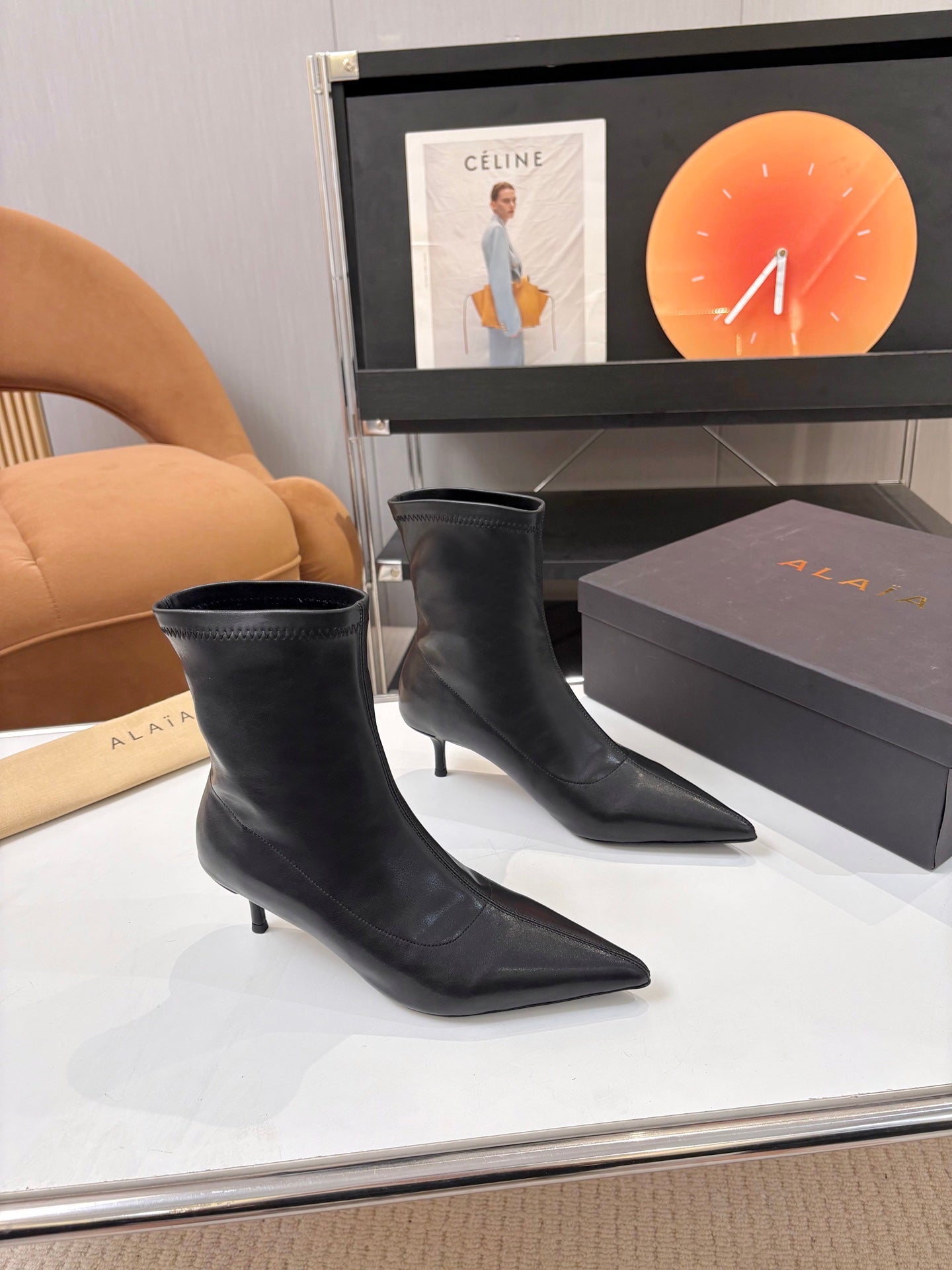 Alaia 26FW Pointed-Toe Ankle Boots 5.5cm Stretch Suede Leather 198151