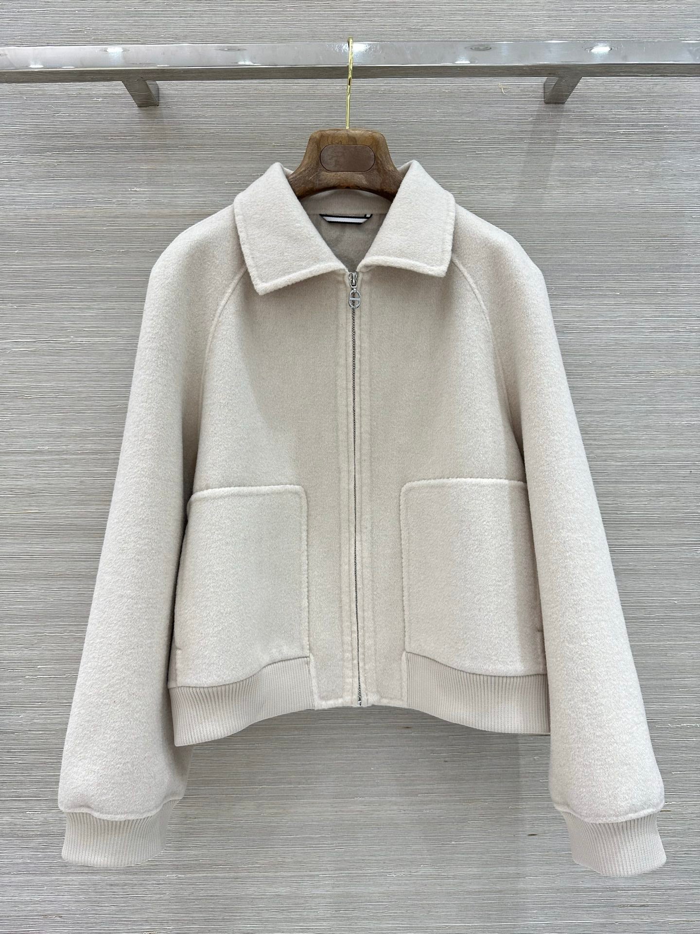 HM 26S Zip-Up Jacket Point Collar Patch Pockets Cashmere 427328