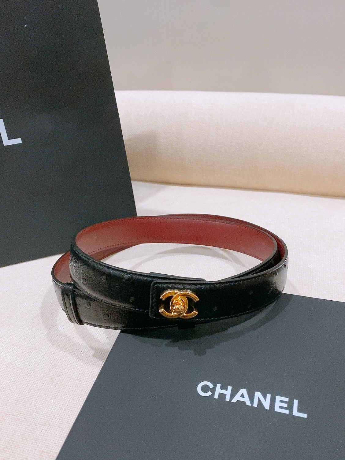 CC 26FW Double C Twist Buckle Belt 25mm Embossed Black Cowhide Leather 218903