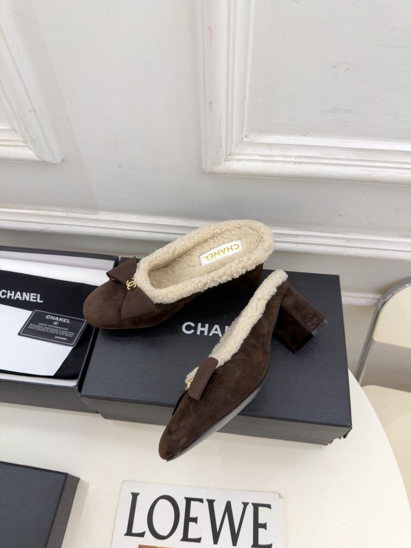CC 26FW Shearling-Lined Bow Mules 6cm Suede Leather 164884
