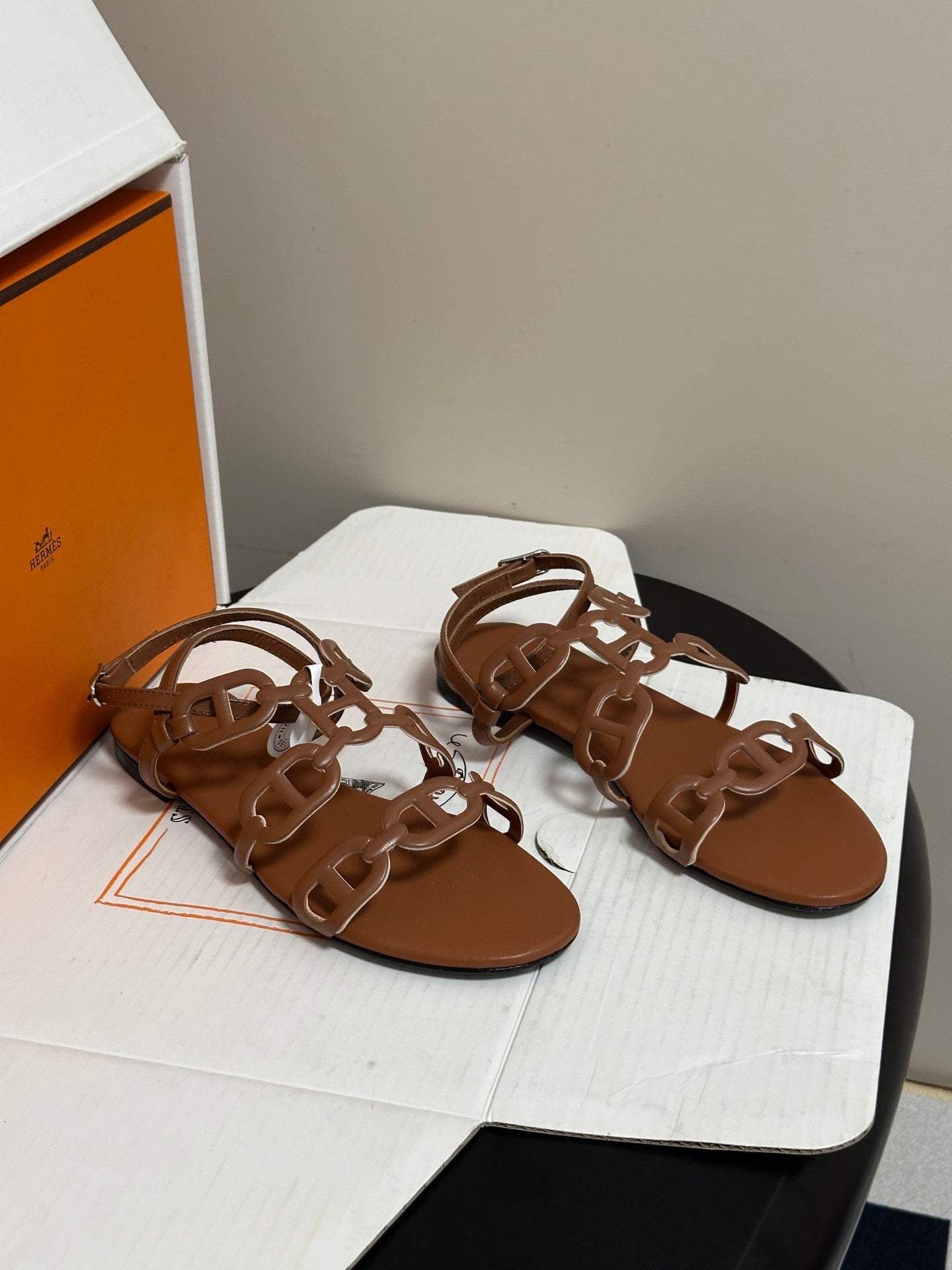 HM 26s Noumea Flat Sandals Leather 185833