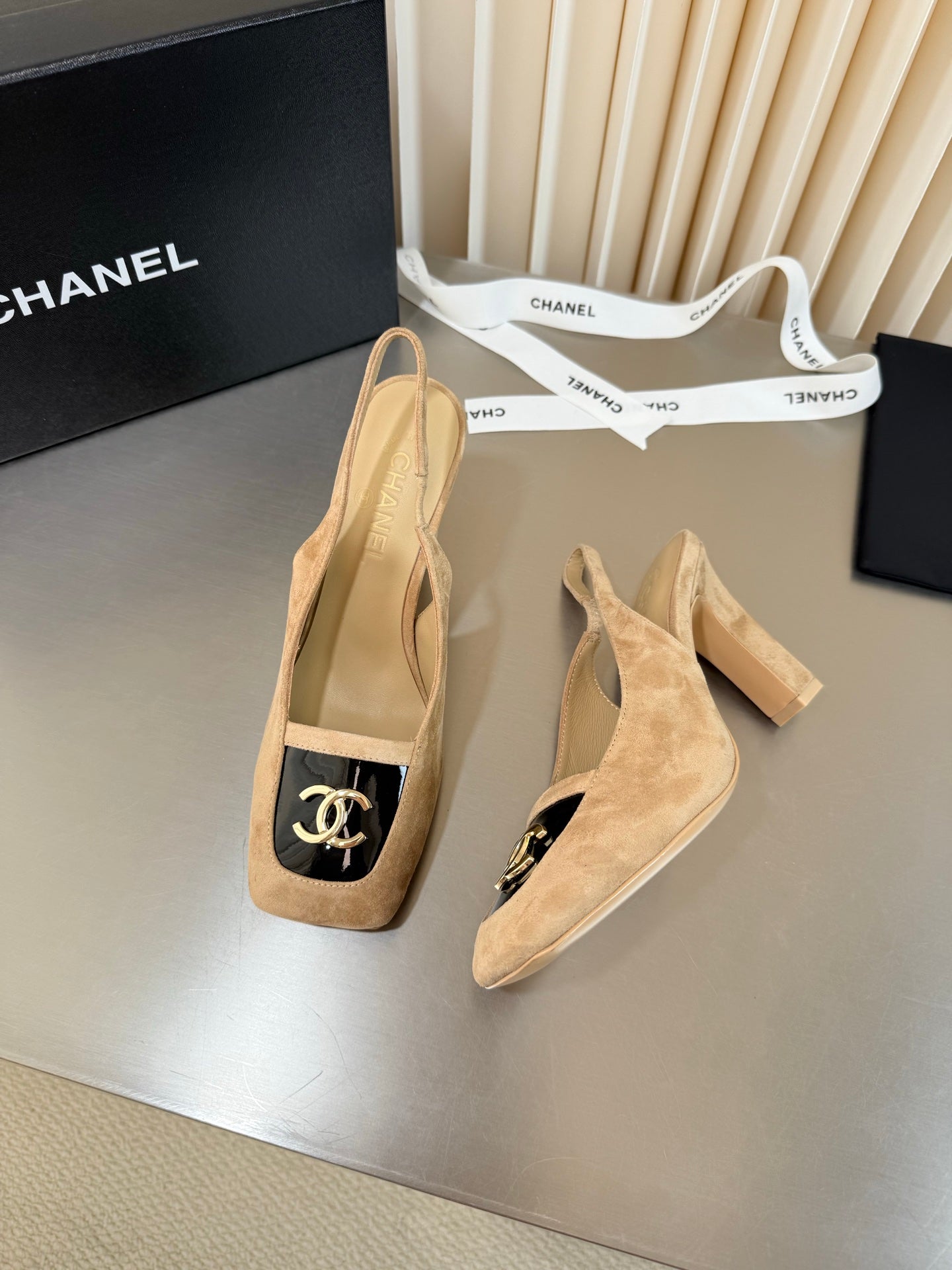 CC 26FW Slingback Pumps 8.5cm Square Toe Logo Suede Leather 190606