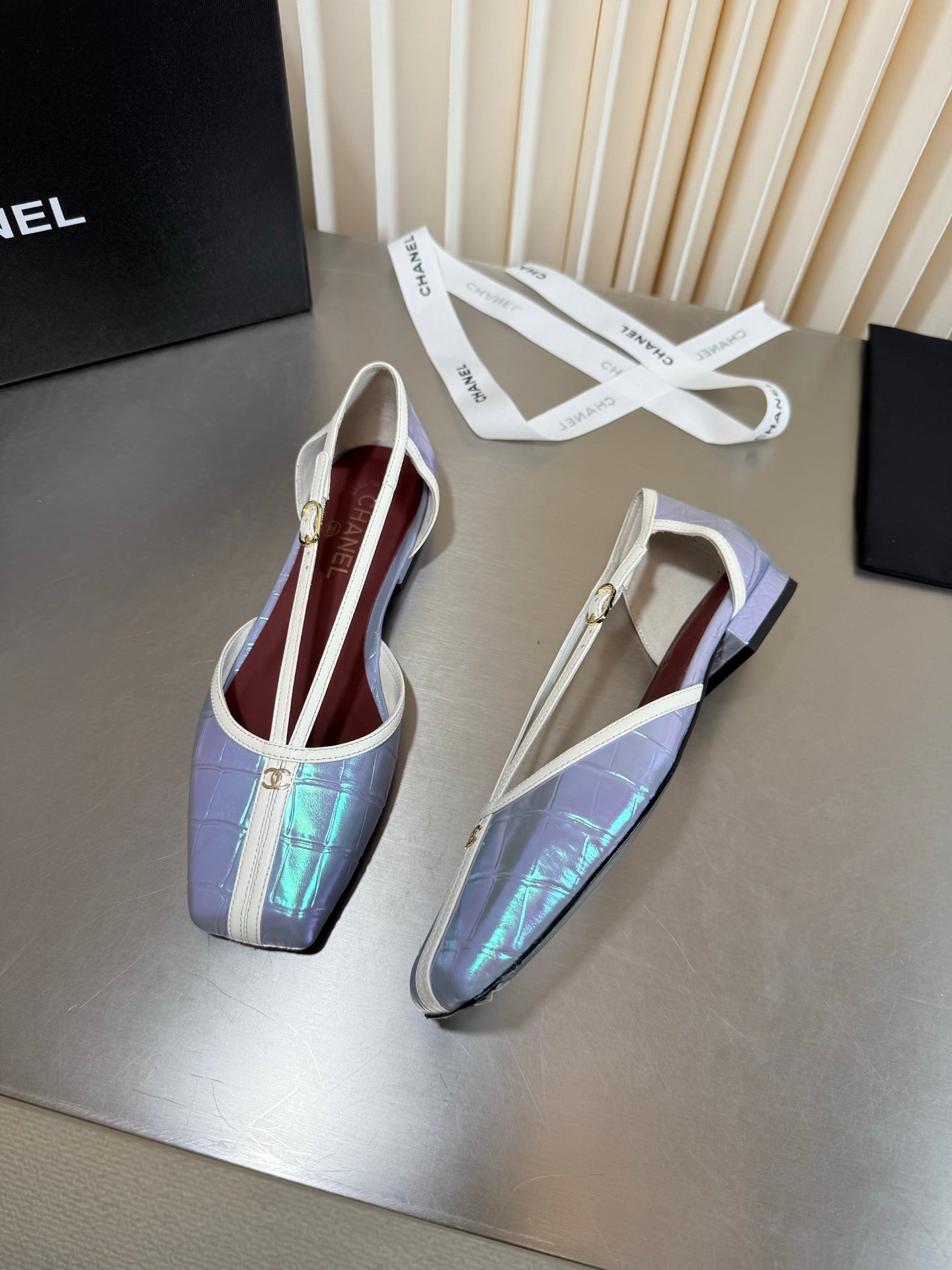 CC 26FW Mary Jane Flats Square Toe T-Strap Logo Crocodile-Embossed Pearlescent Gloss 190629