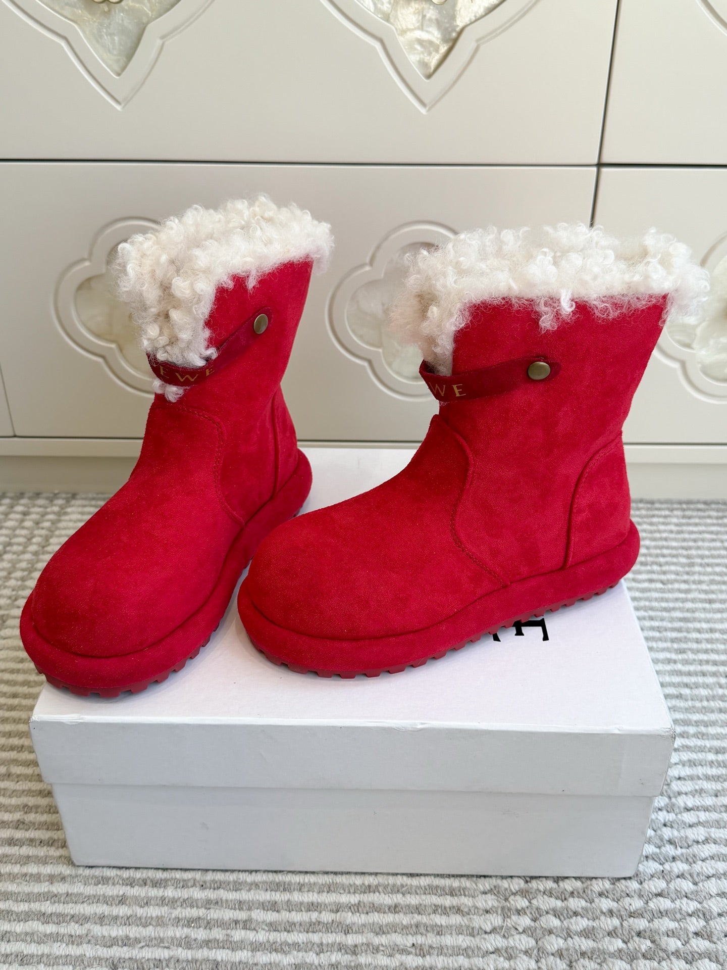 LW 26FW Curly Shearling Cuff Snow Boots Suede 193310