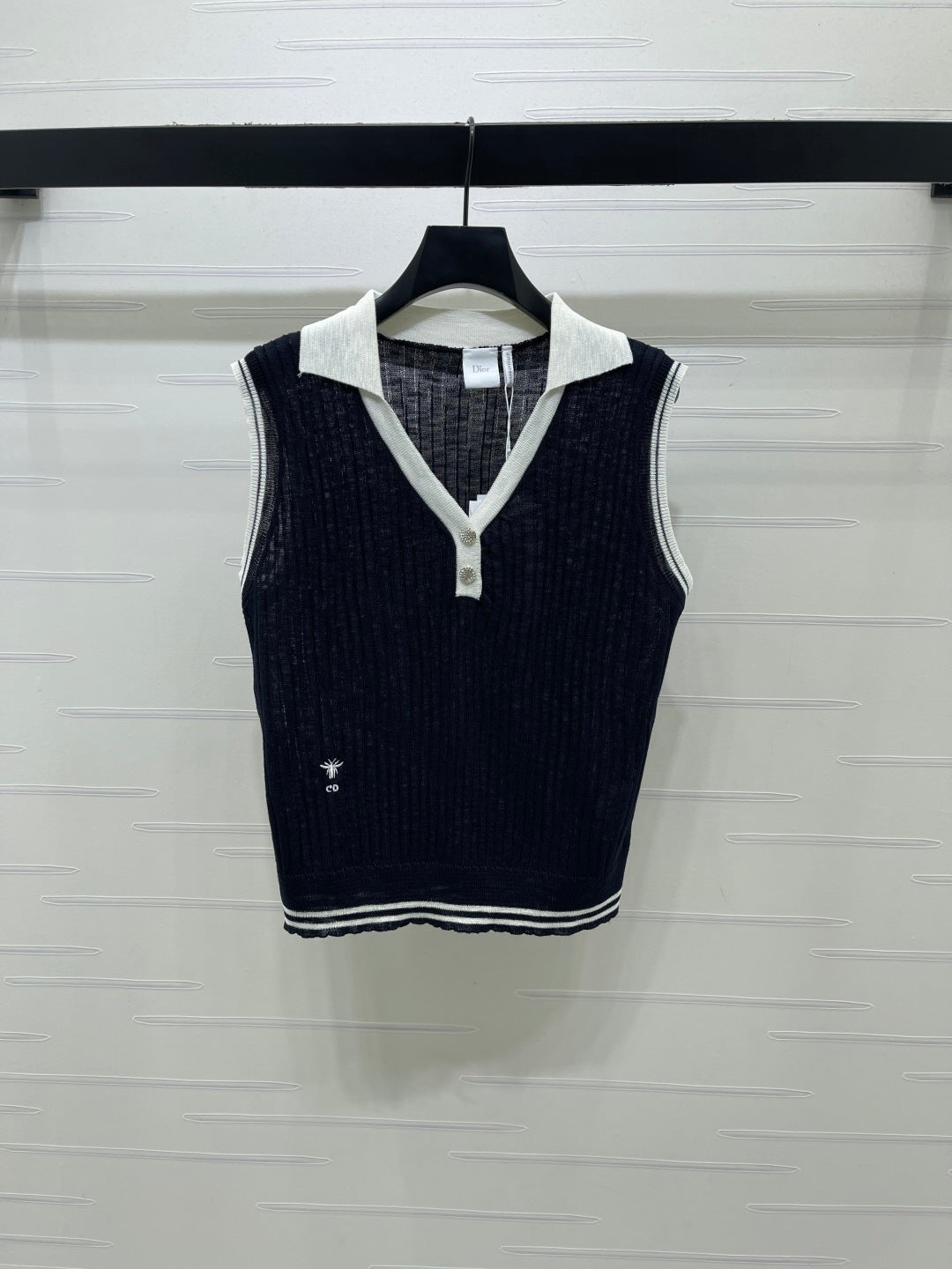 CD 26s Collared Knit Vest Lyocell Polyester 401590