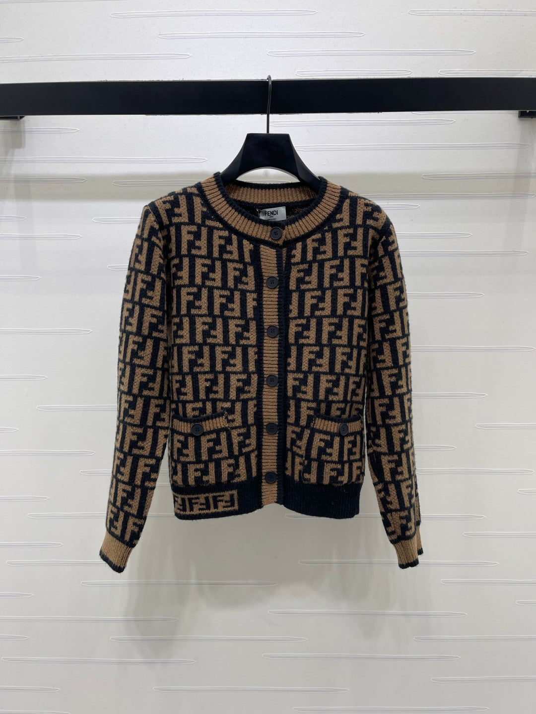 FF 26s Jacquard Crew Neck Knit Cardigan 423890