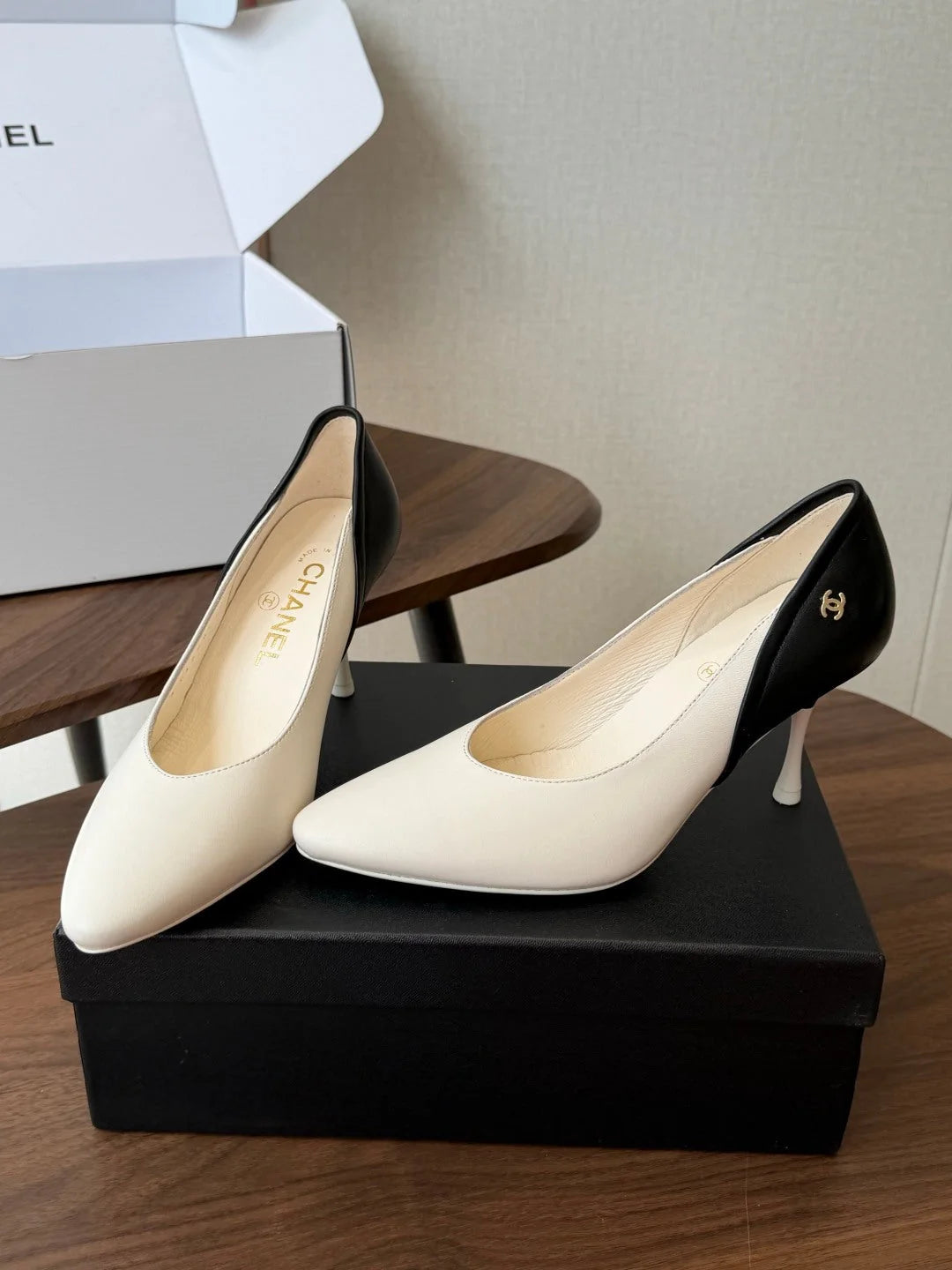 CC 26s Classic Pumps 8.5cm Leather 150127