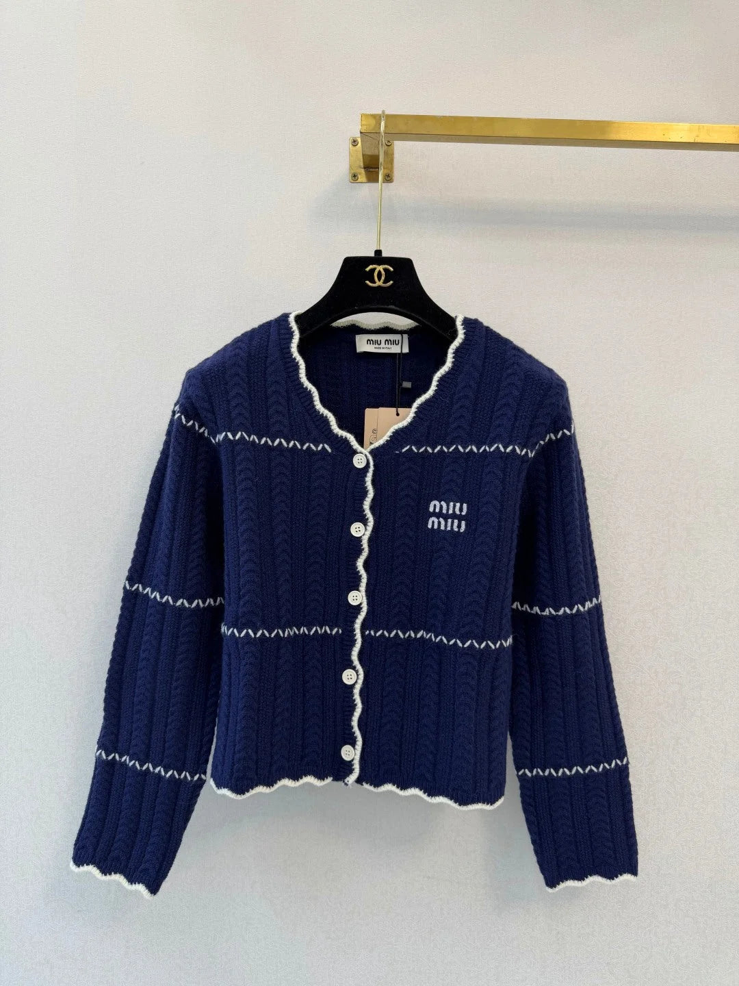 Miu 26s V-Neck Long-Sleeved Cardigan Wool 423101