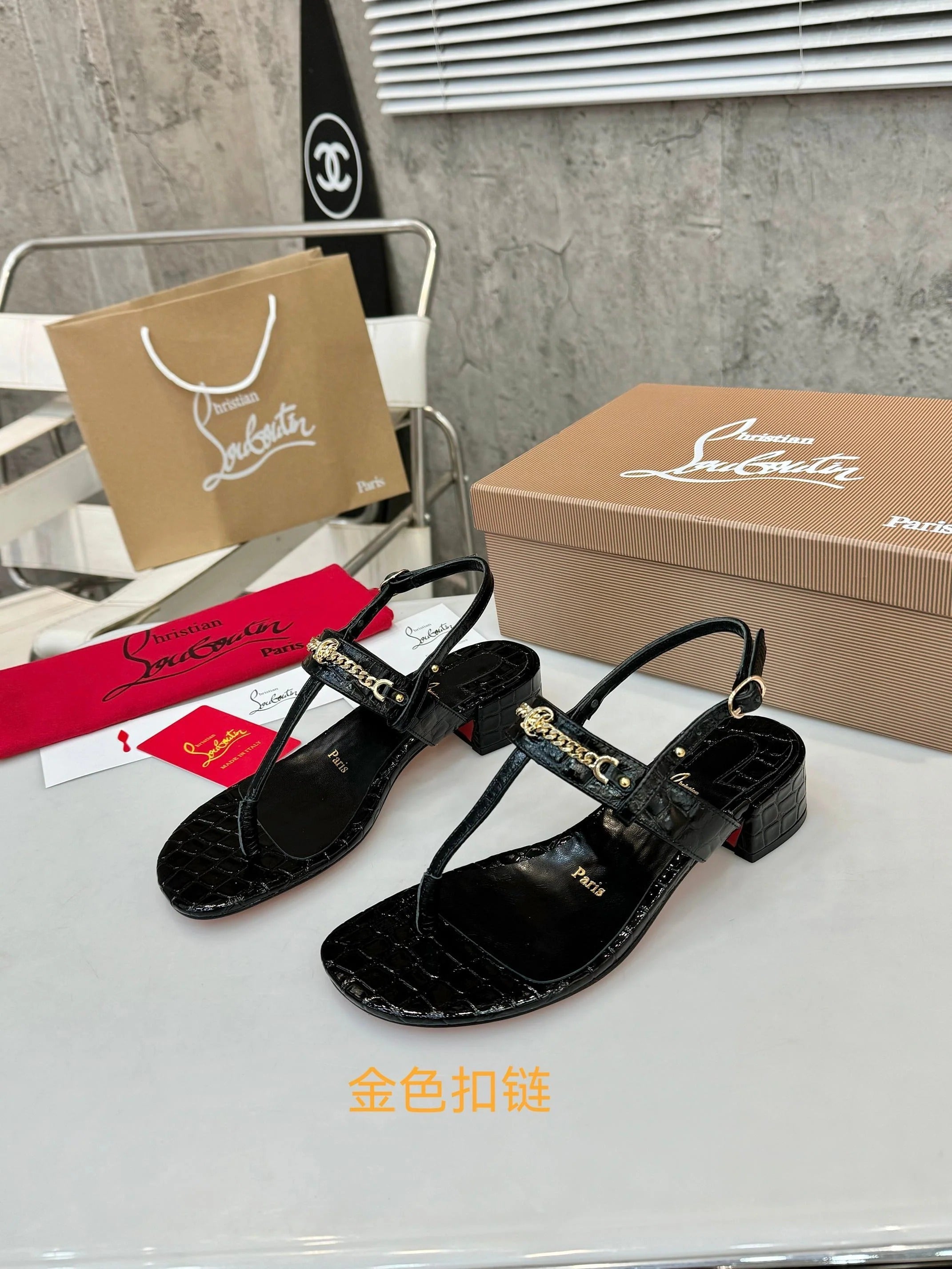 CL 2026 MJ Thong Sandals 25mm Croc-Effect Leather 780393