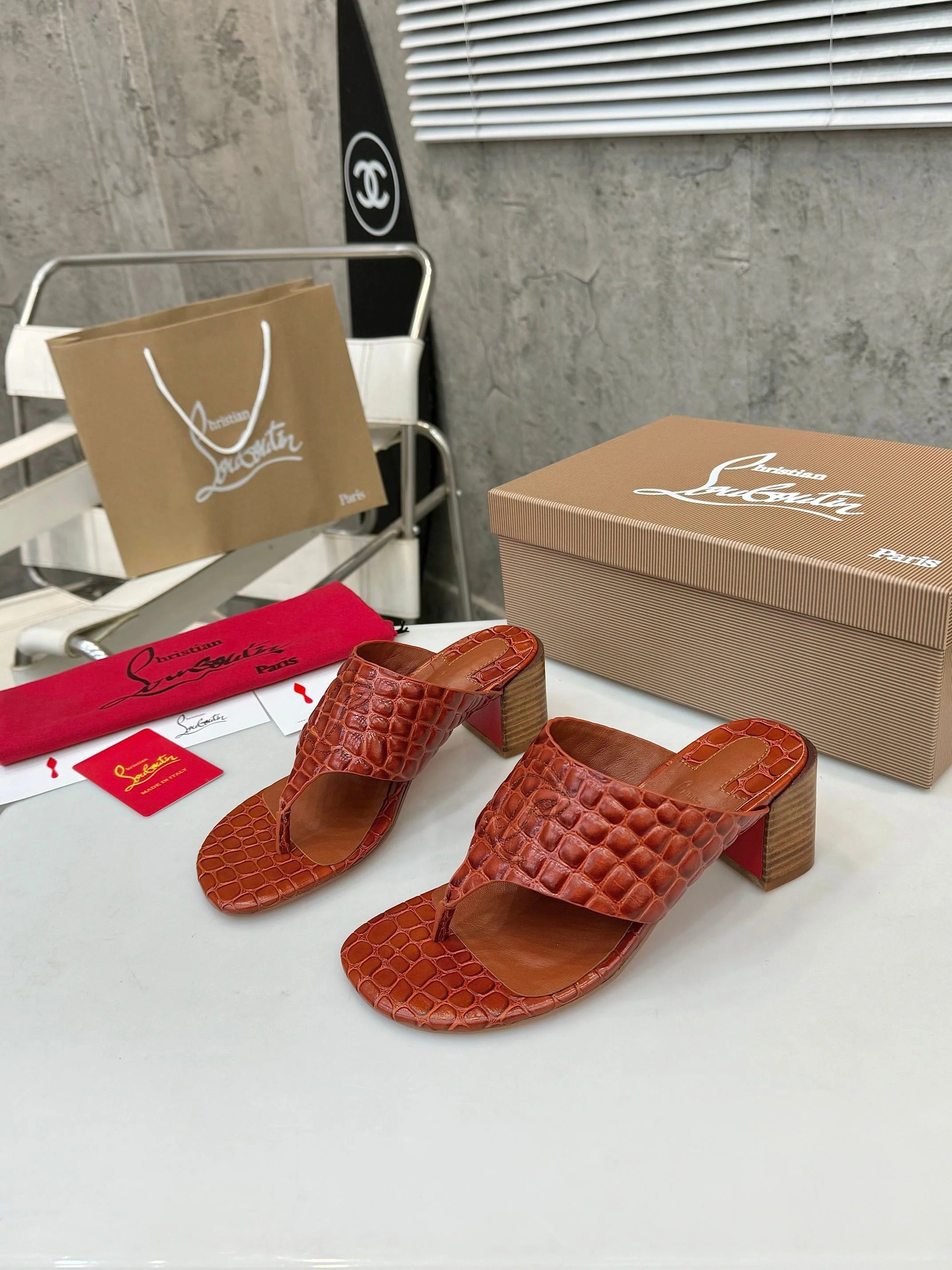 CL 2026 Tongamule Sandals 70mm Croc-Embossed Leather 780399